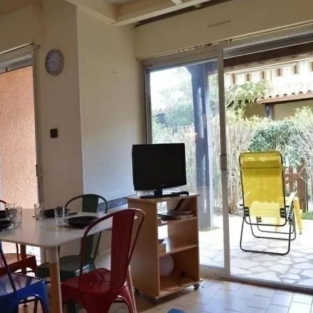 Cap D'agde, 1 Piece, 4 Personnes - Fr-1-249-272 Агд